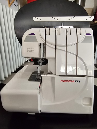 Macchina taglia cuci - macchina, usata